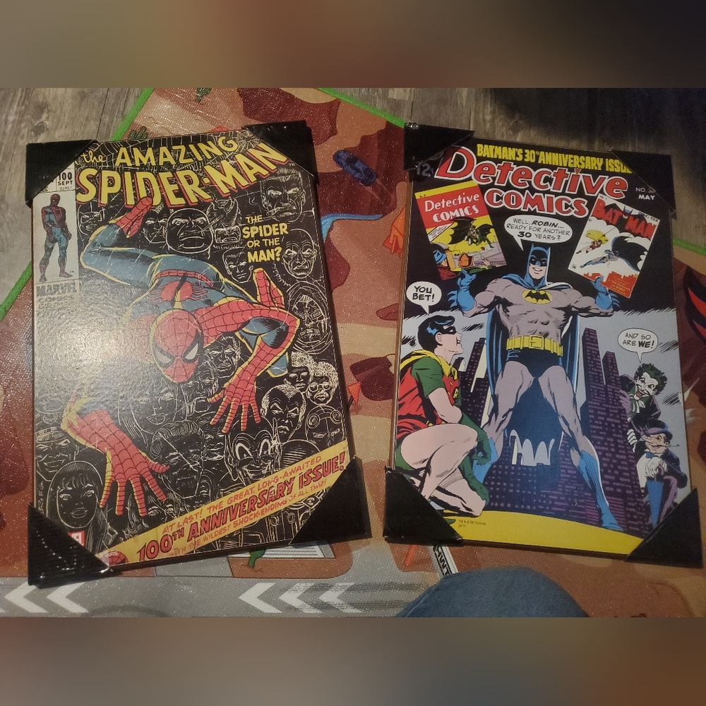 2 New wooden DC Marvel pictures one is Batman one is Spiderman. In Original pac